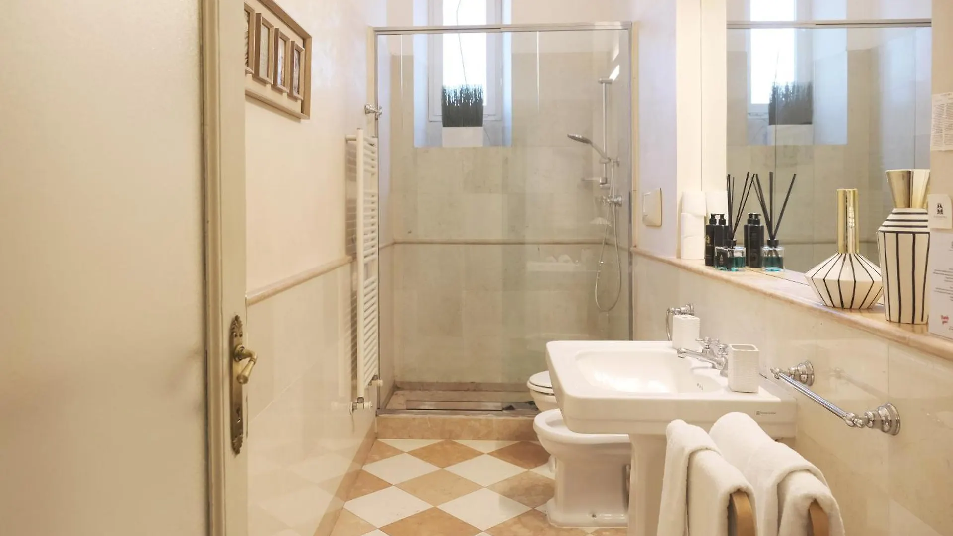 Comecasa 2 Bedrooms Apartment In Via Curtatone Μιλάνο