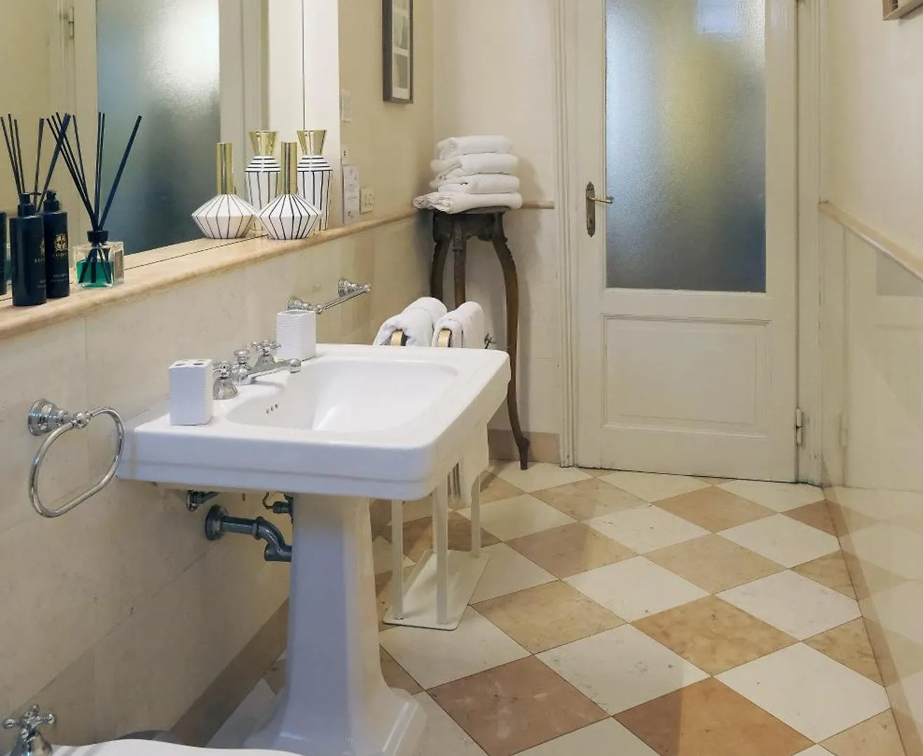 Comecasa 2 Bedrooms Apartment In Via Curtatone Milan